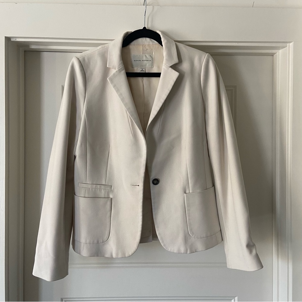 Women’s cream Blazer